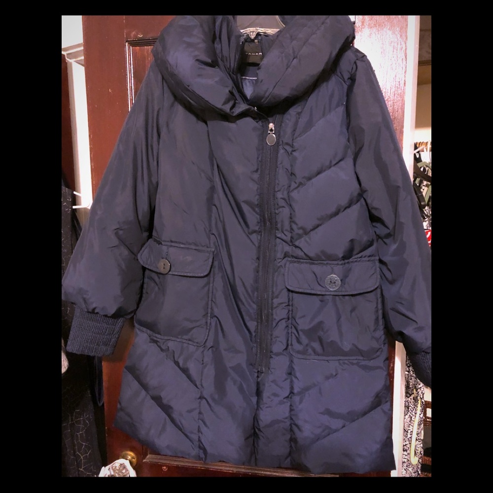 Tahari Navy puffer coat - women’s L.
